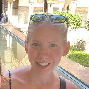 Meet your Posher, Stephanie